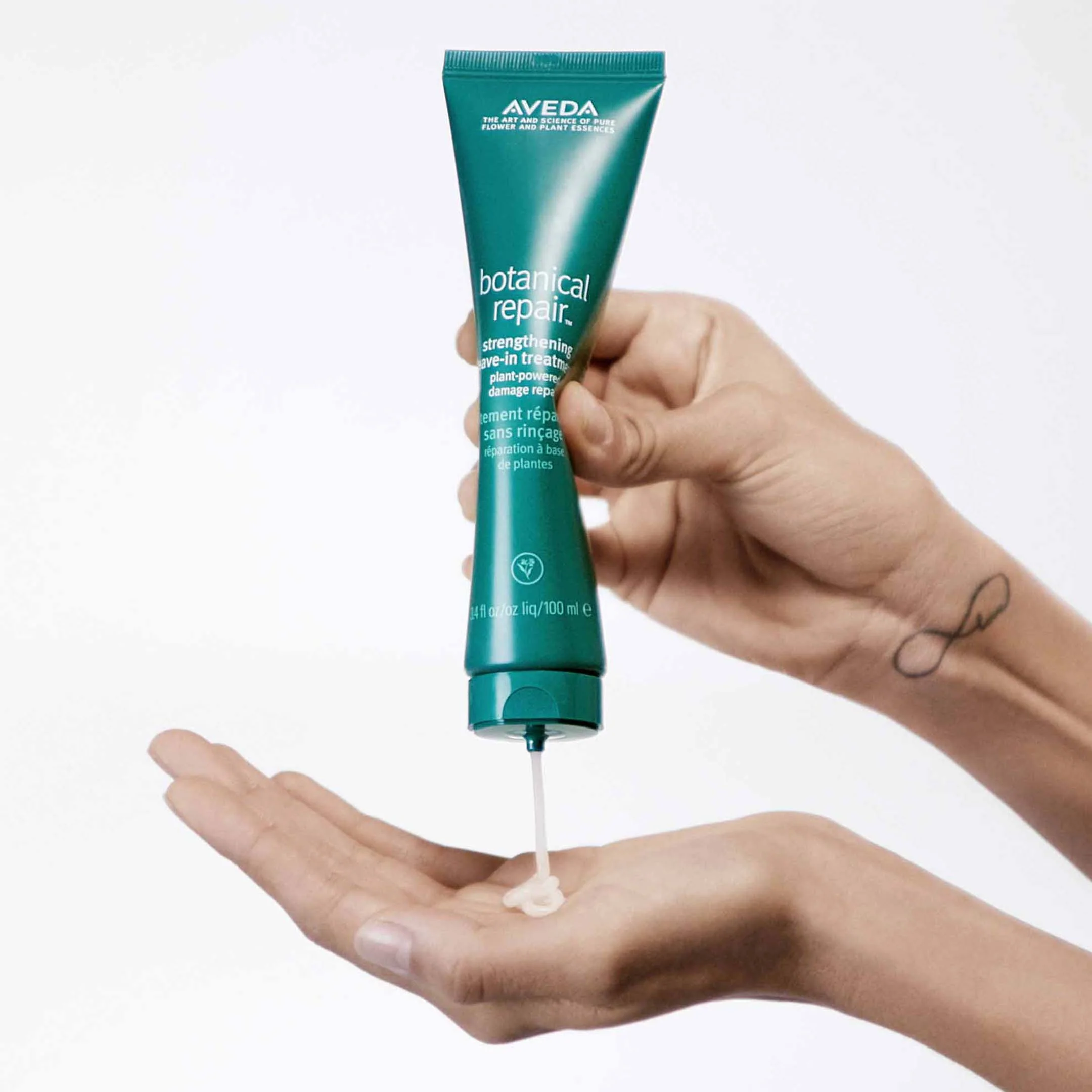 Botanical Repair™ Strengthening Leave-In Treatment - Image 3