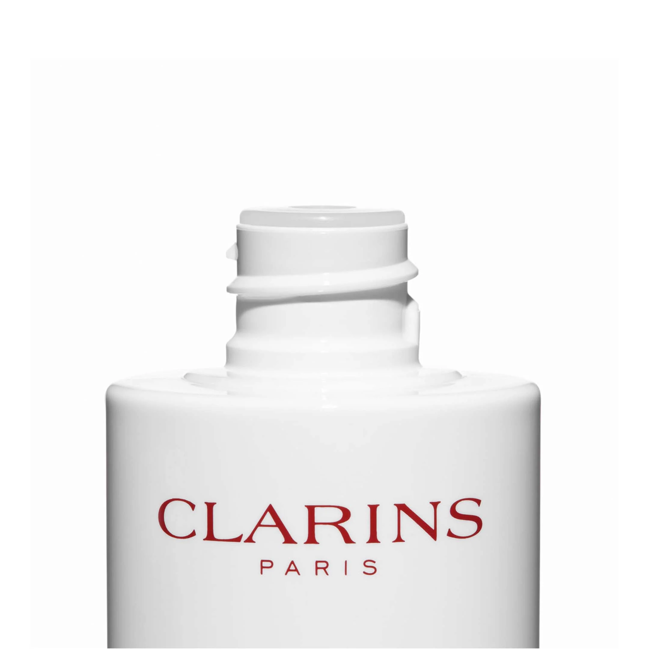 Bright Plus Dark Spot-Targeting Milky Essence - Image 2
