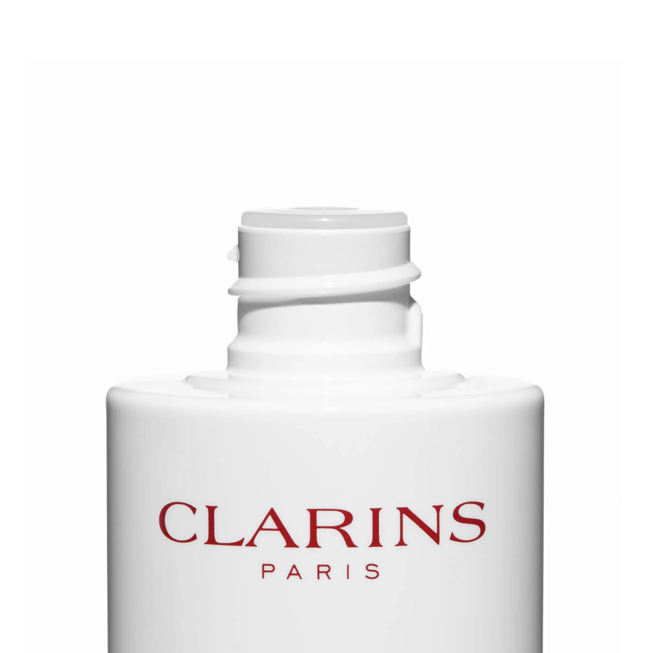 Bright Plus Dark Spot-Targeting Treatment Essence - Image 2