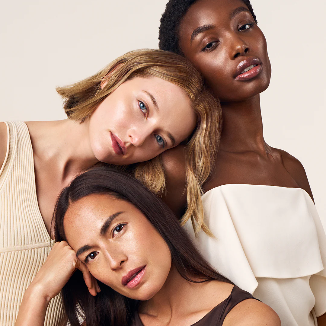 Future Skin Oil-Free Foundation Alabaster - Image 3