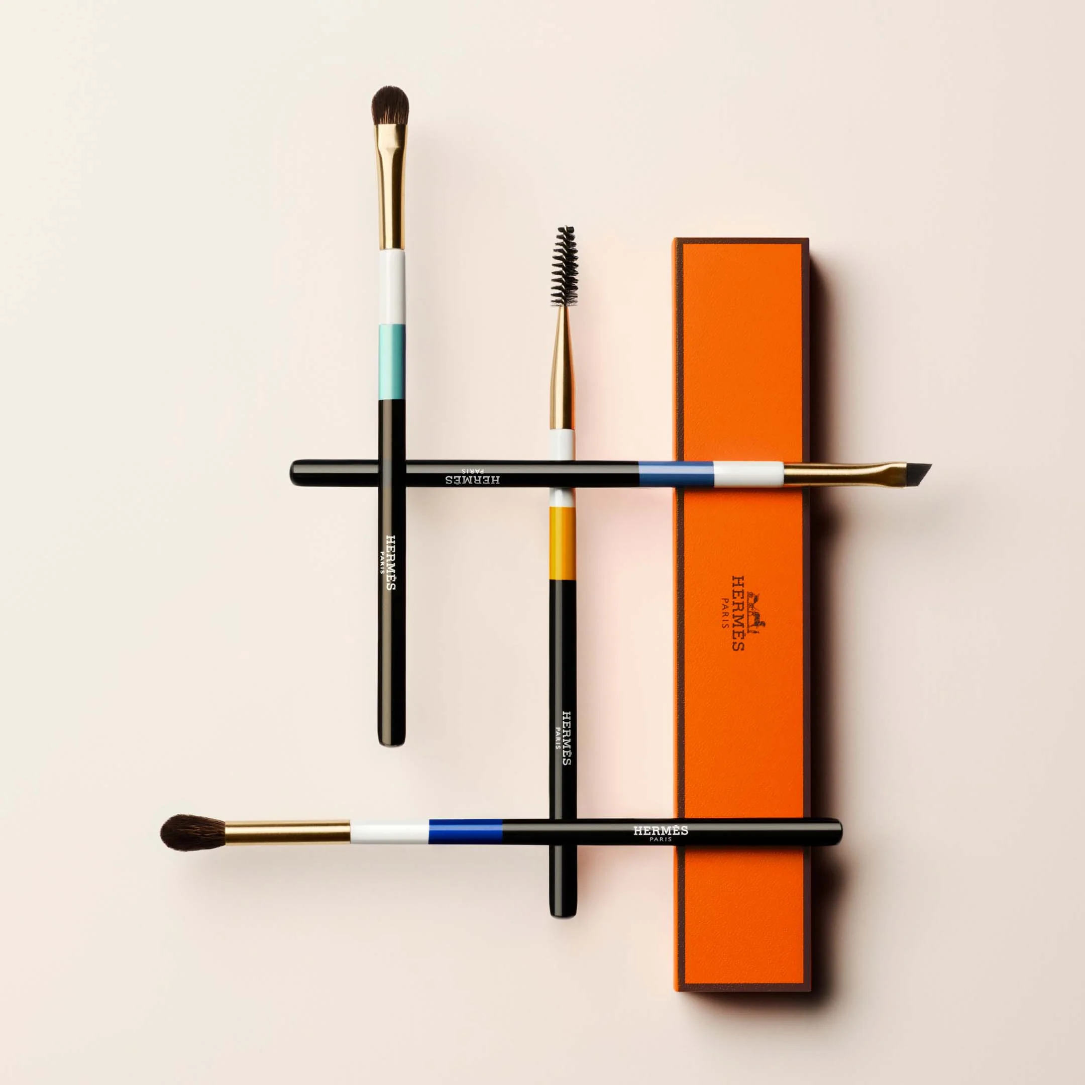 Les Pinceaux Hermes Ombres D'Hermes Eyeshadow Shader Brush - Image 4