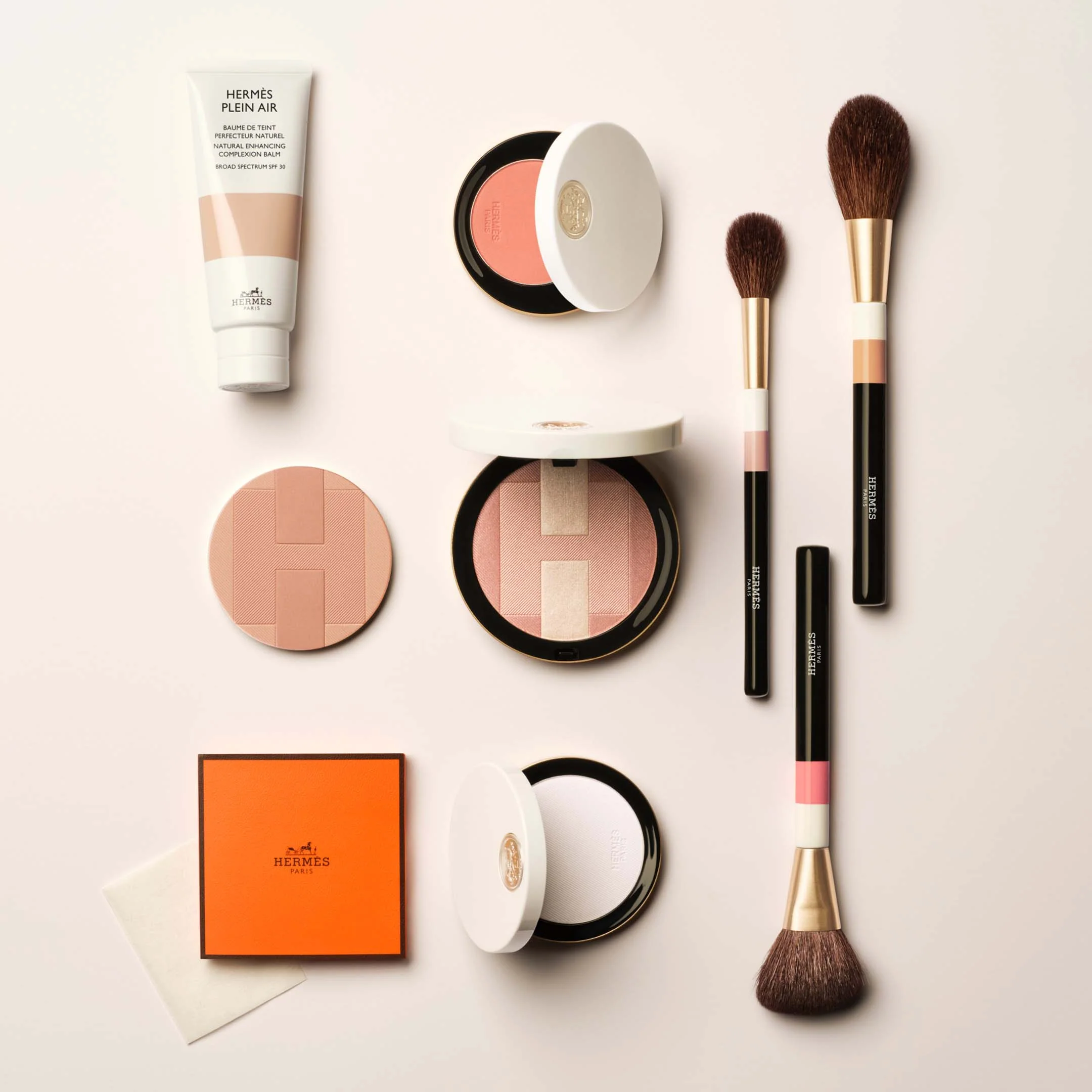 Les Pinceaux Hermes Plein Air Highlighter Brush - Image 3