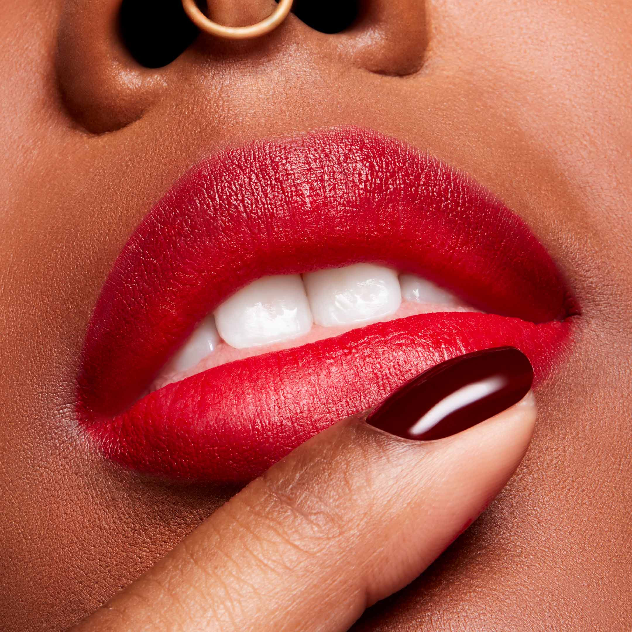 Powder Kiss Velvet Blur Slim Stick - Image 2
