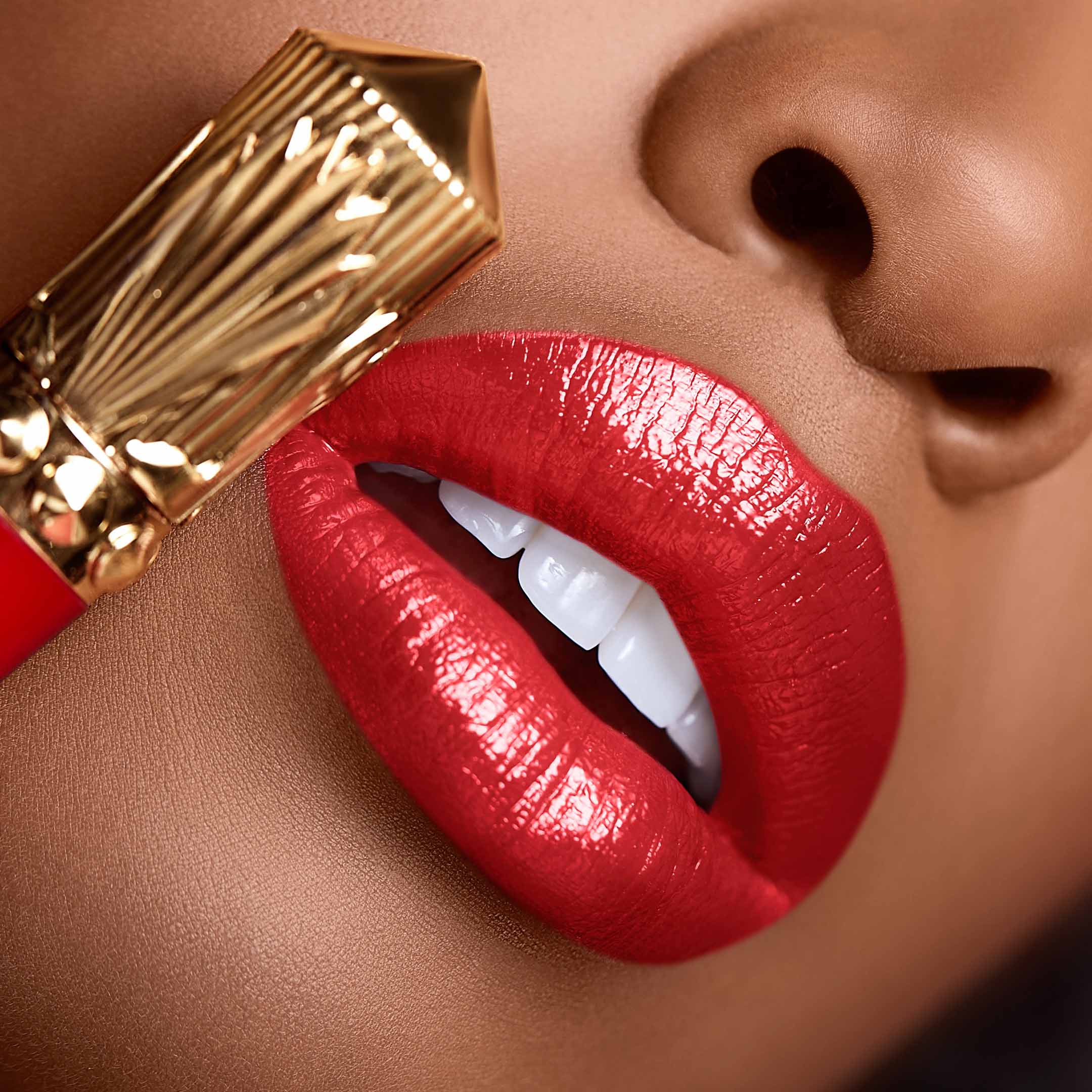 Rouge Stiletto Glossy Shine Lipstick - Image 3