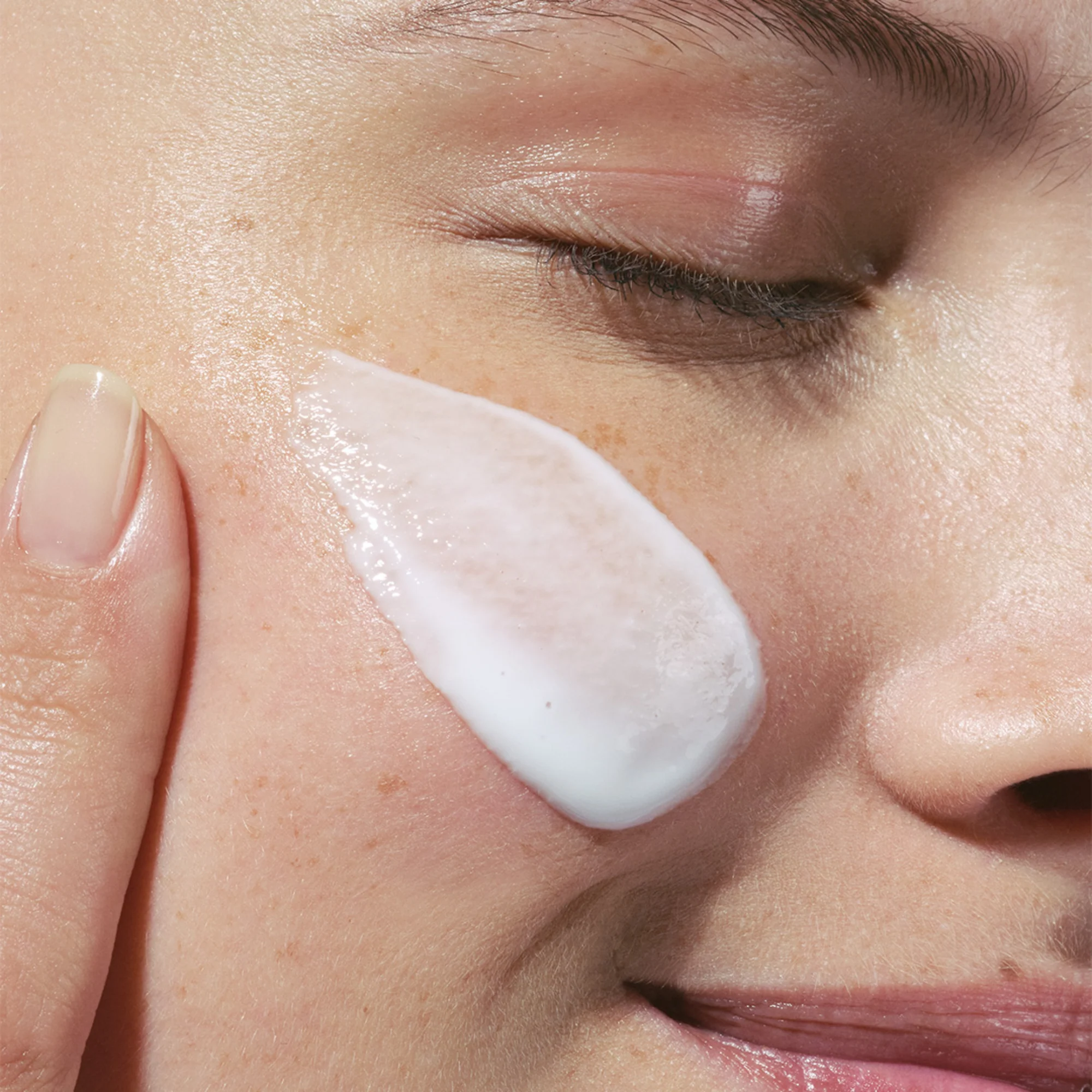 Velvet Cleansing Milk - Image 2